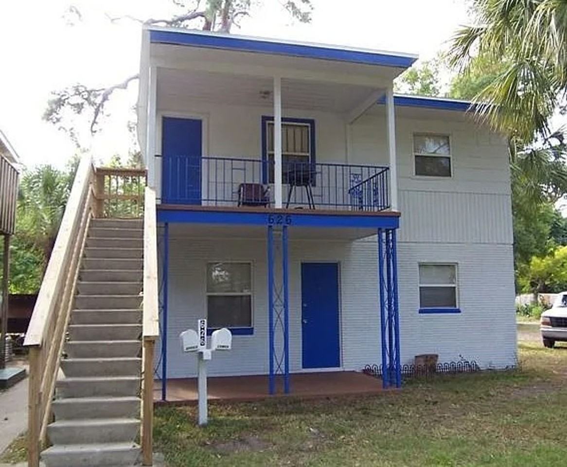 Charming 2 units building in Prime St. Pete Location - Photo 2 of 36