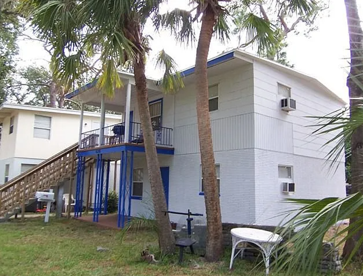 Charming 2 units building in Prime St. Pete Location - Photo 5 of 36