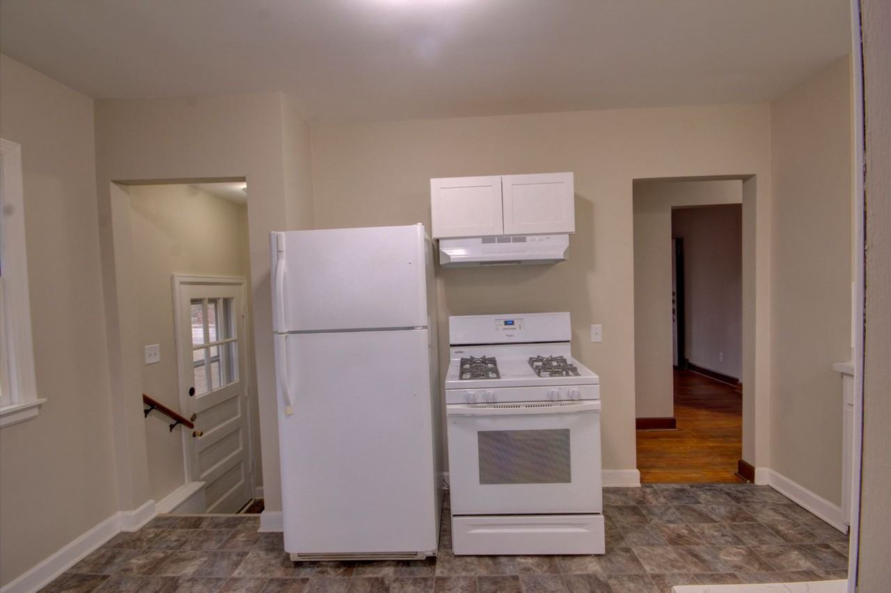 1118 E 29th St - Photo 4 of 28