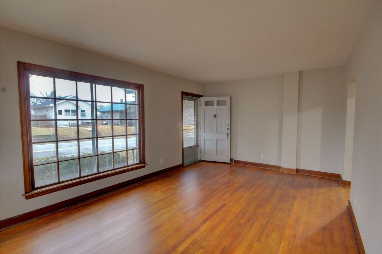 1118 E 29th St - Photo 7 of 28