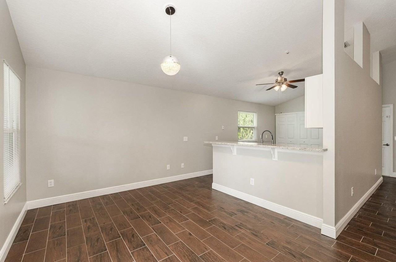 513 Oak Mont Pl - Photo 6 of 14