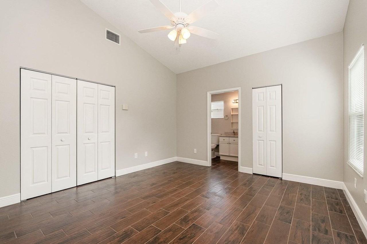 513 Oak Mont Pl - Photo 7 of 14