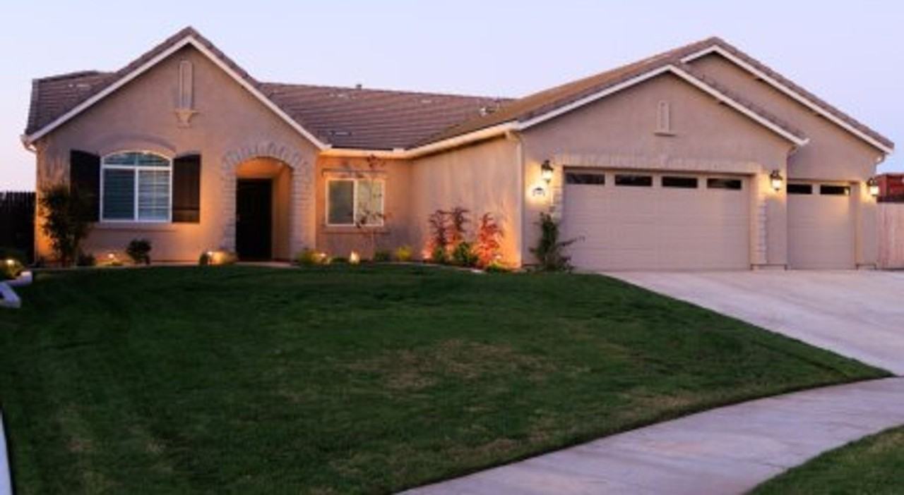 2310 W Tyler Ave - Photo 2 of 11