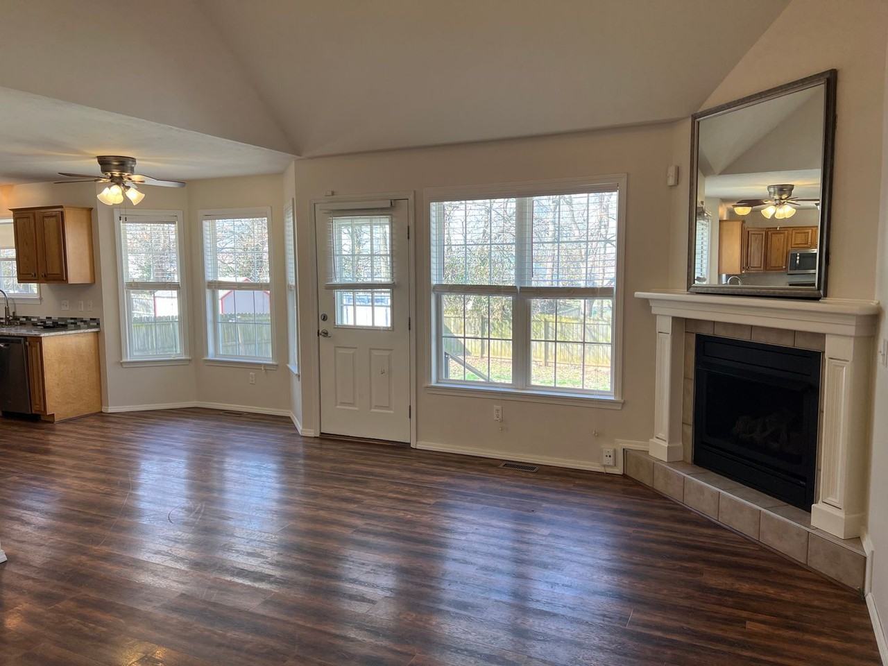 1623 S Burks Ave - Photo 3 of 23