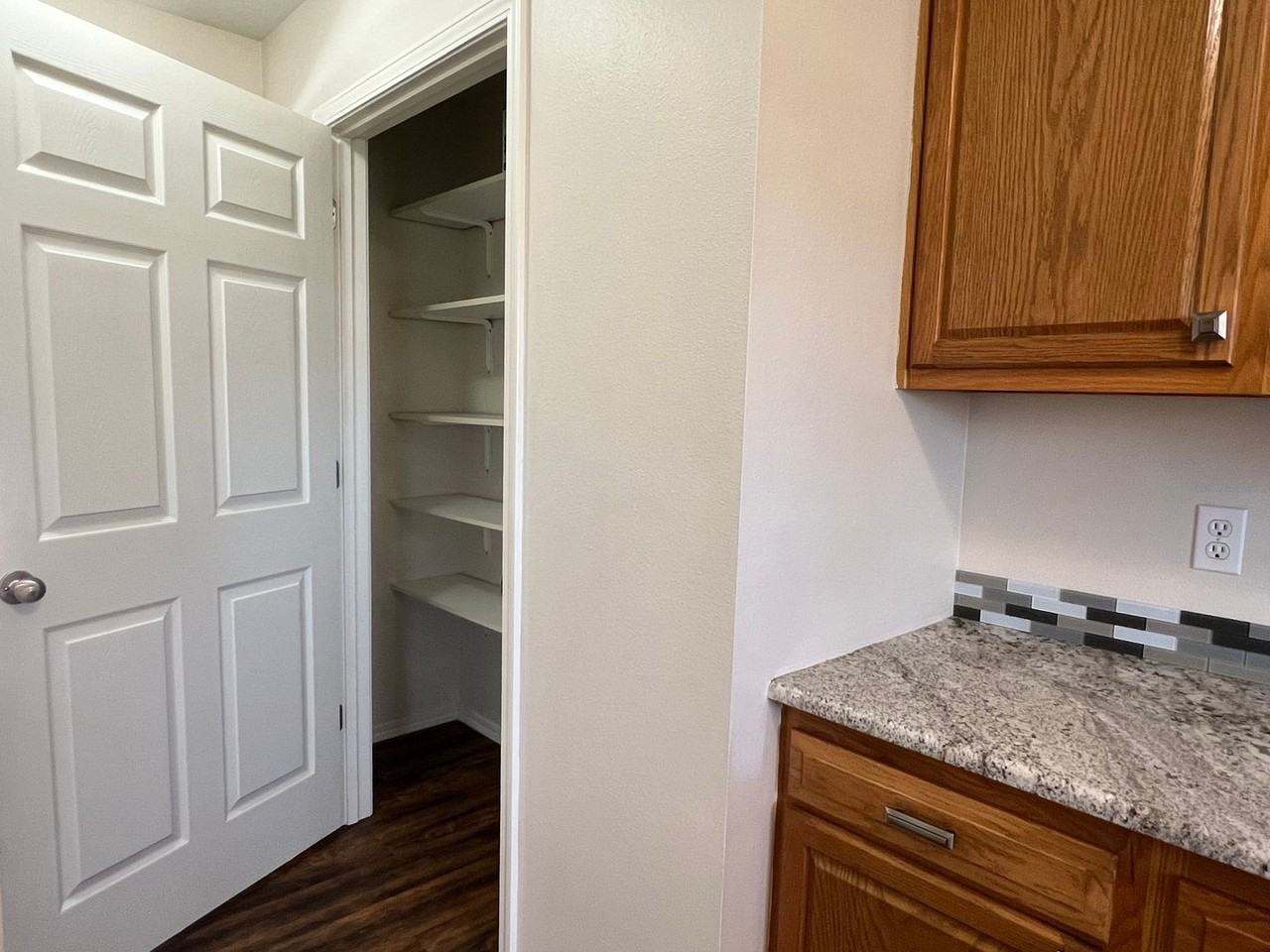 1623 S Burks Ave - Photo 6 of 23