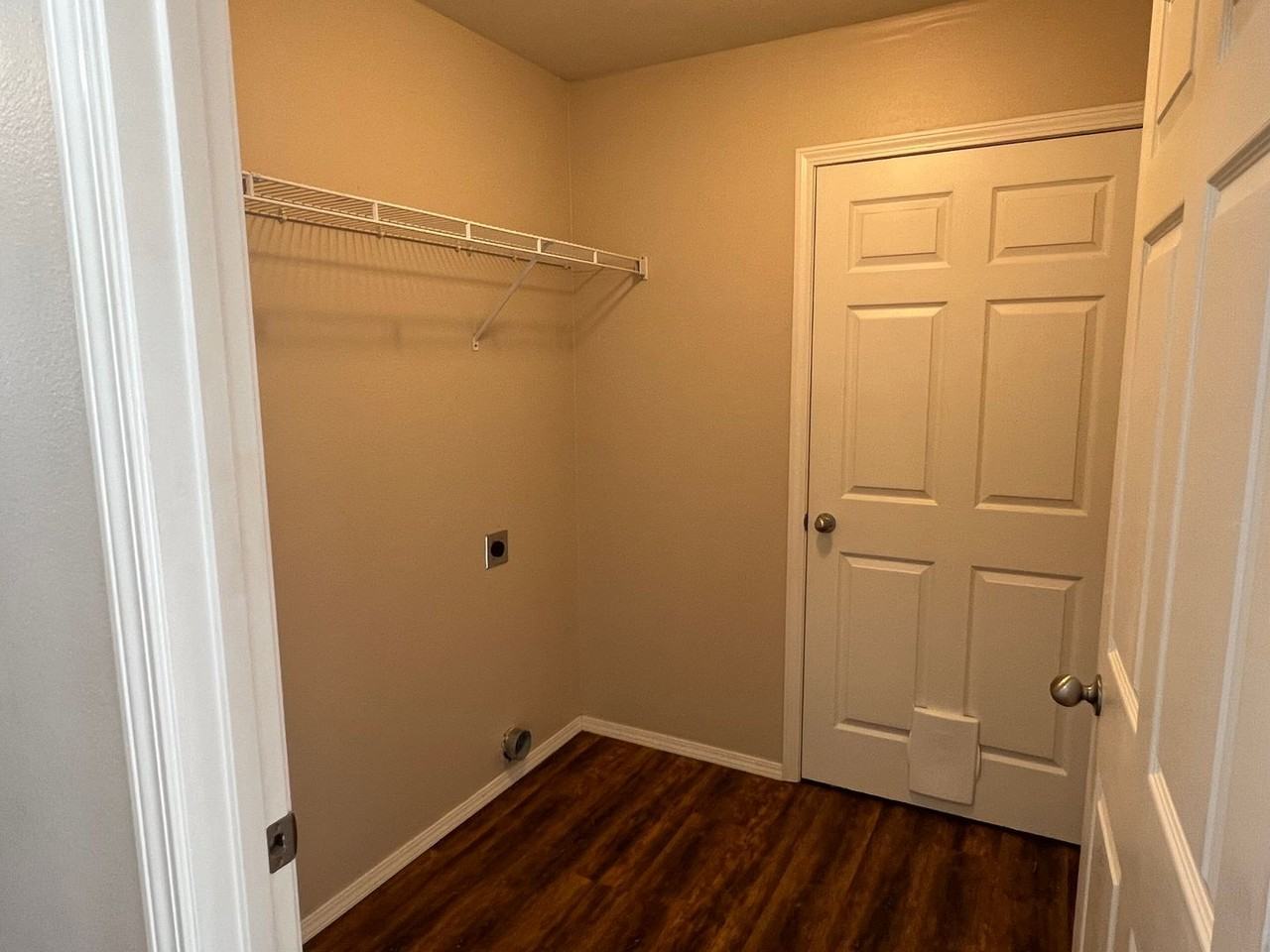 1623 S Burks Ave - Photo 7 of 23