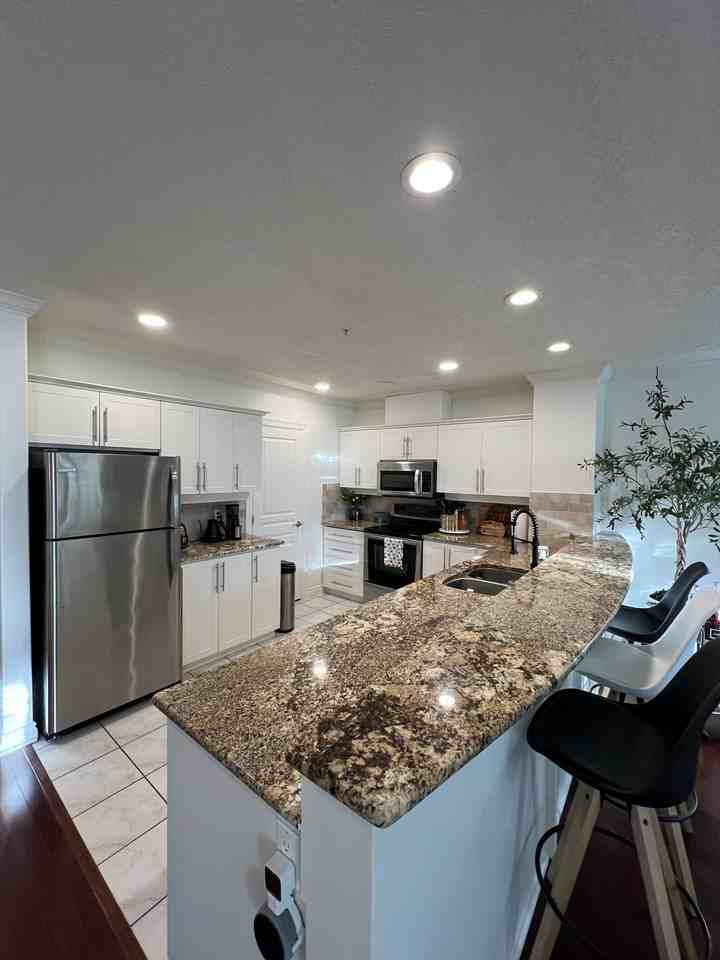 59 22 Avenue Southwest #114 - Photo 2 of 15