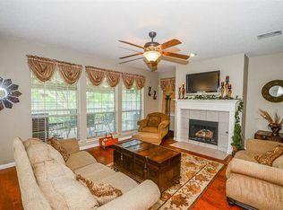 8013 Peony Ct - Photo 5 of 17