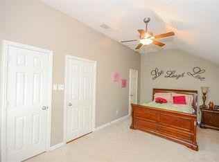 8013 Peony Ct - Photo 7 of 17