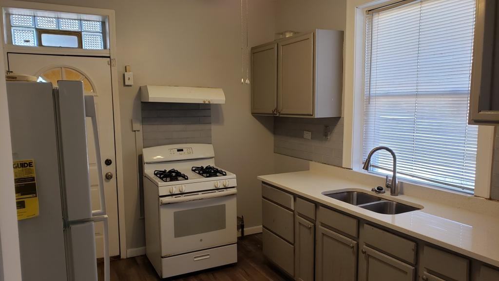 7112 S King Dr - Photo 5 of 10