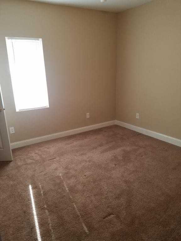 3114 5th Ave - Photo 4 of 15