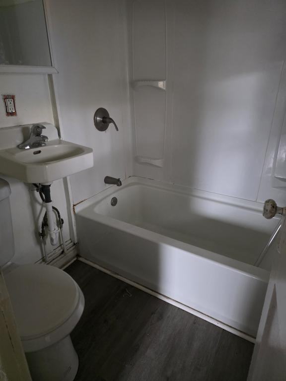 109 Guy Park Ave ##2r - Photo 3 of 6