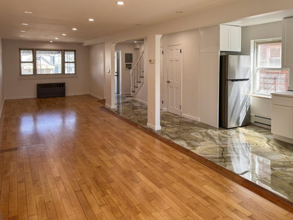 1824 Rockaway Pkwy - Photo 4 of 18