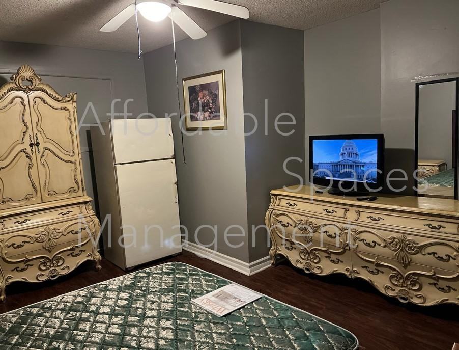 160 Lamar St - Photo 2 of 6