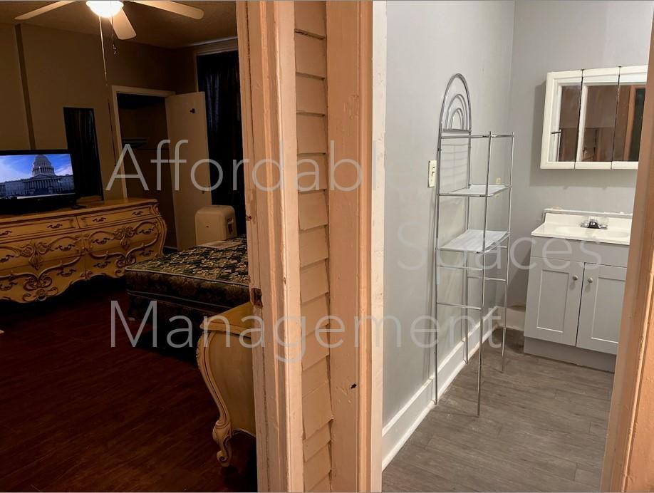 160 Lamar St - Photo 5 of 6