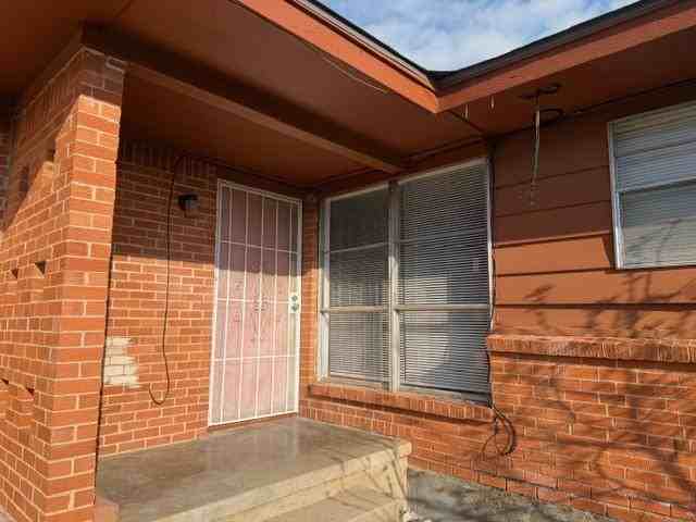 613 Sw 45th St - Photo 2 of 21