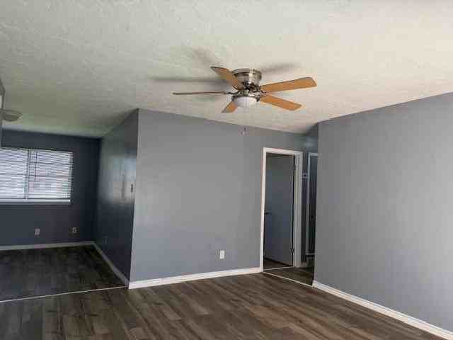 613 Sw 45th St - Photo 3 of 21