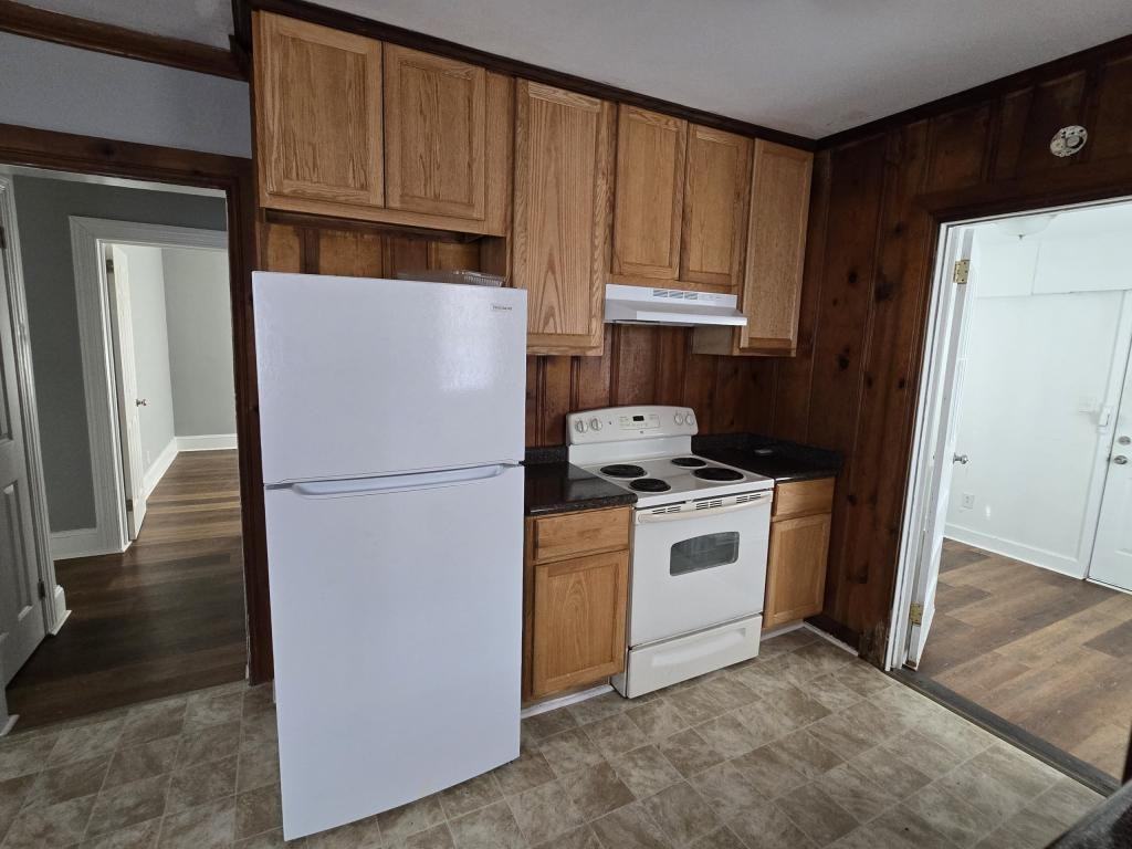 305 N Grimes St - Photo 6 of 14