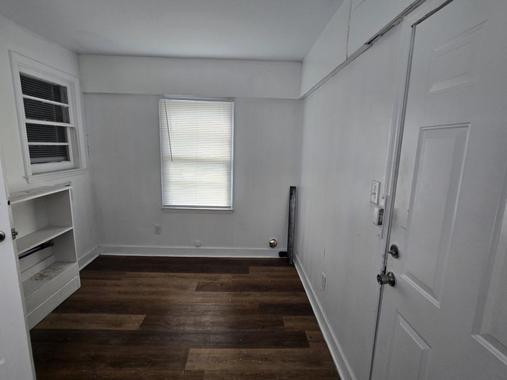 305 N Grimes St - Photo 7 of 14