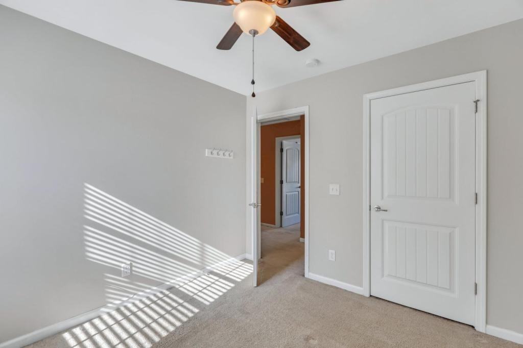 205 Ventura Pl - Photo 4 of 29