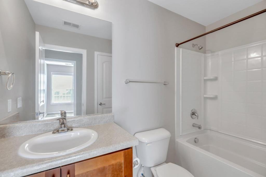 205 Ventura Pl - Photo 6 of 29