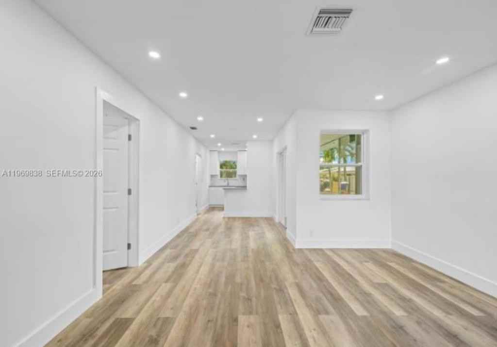 816 N Golf Dr - Photo 2 of 10