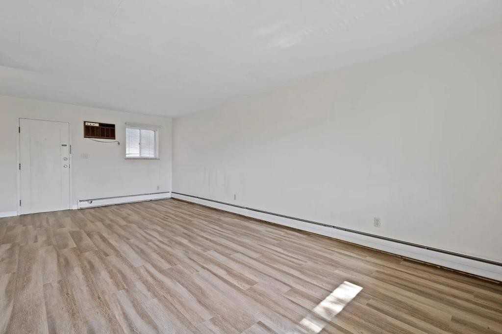 515 Riverview Dr #203 - Photo 5 of 22