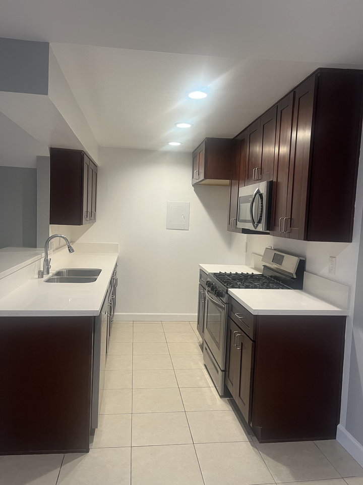 411 Lincoln Ave #35 - Photo 2 of 7