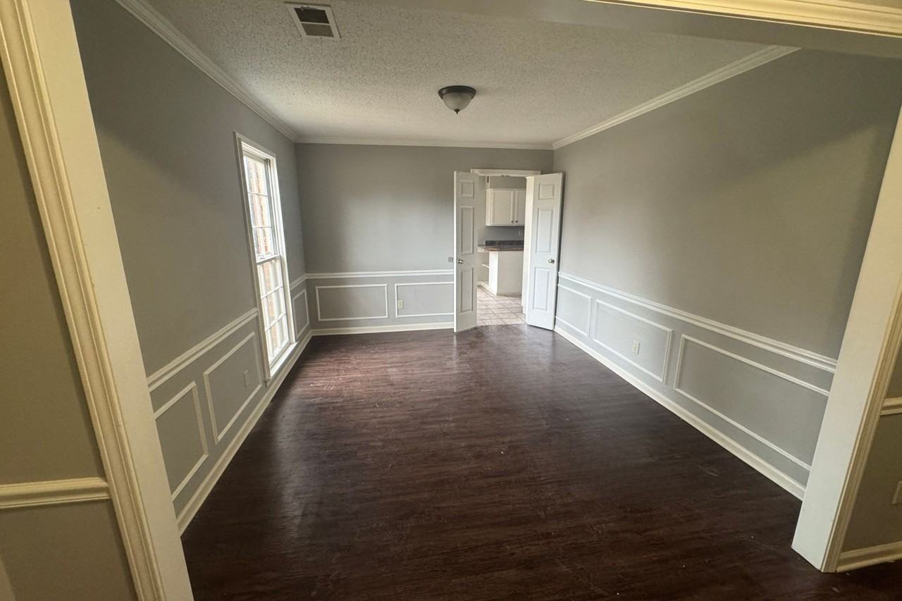 646 Tealwood Ln - Photo 4 of 16