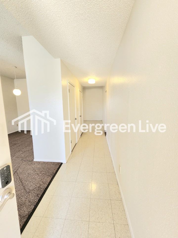 2262 Taos Ct - Photo 2 of 19