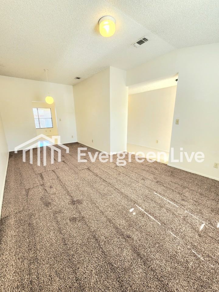 2262 Taos Ct - Photo 3 of 19