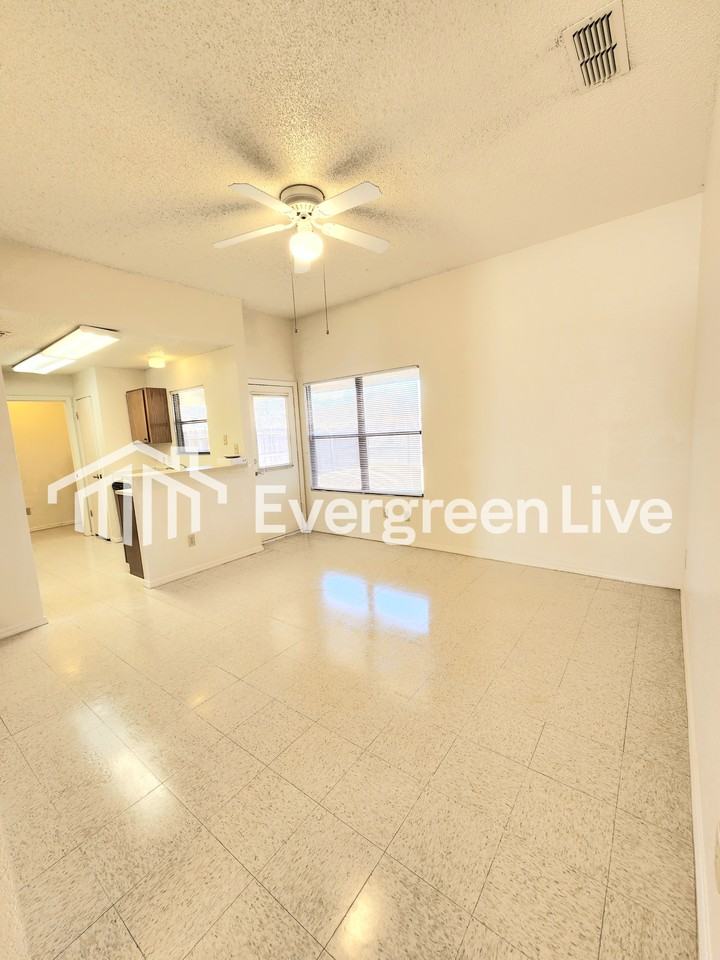 2262 Taos Ct - Photo 5 of 19