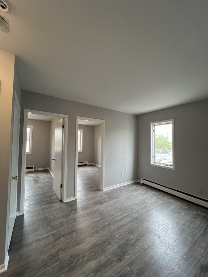 275 Durocher Street - 2 - Photo 6 of 11