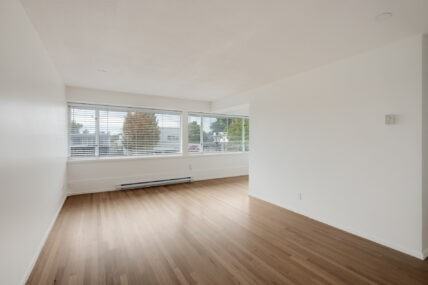 Liscombe Manor - Photo 2 of 11