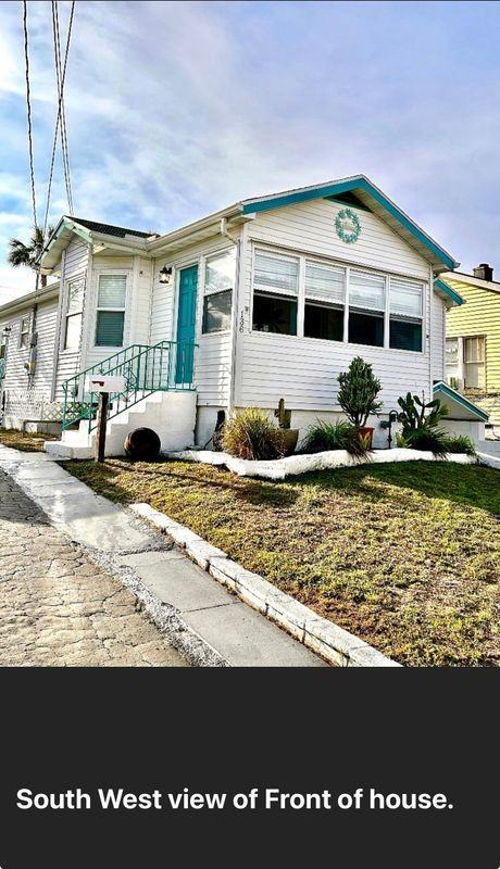 136 S Oleander Ave - Photo 2 of 35