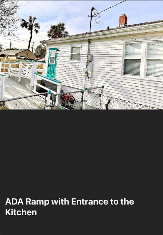 136 S Oleander Ave - Photo 6 of 35