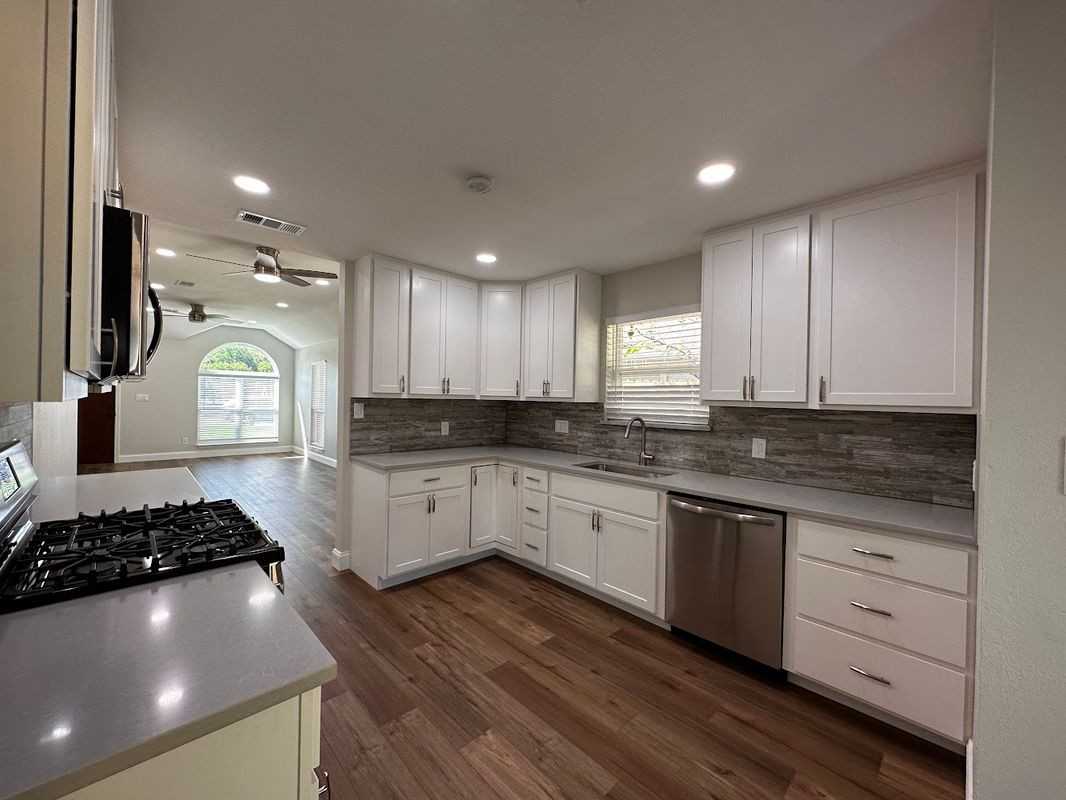 2143 Gilford St - Photo 2 of 3
