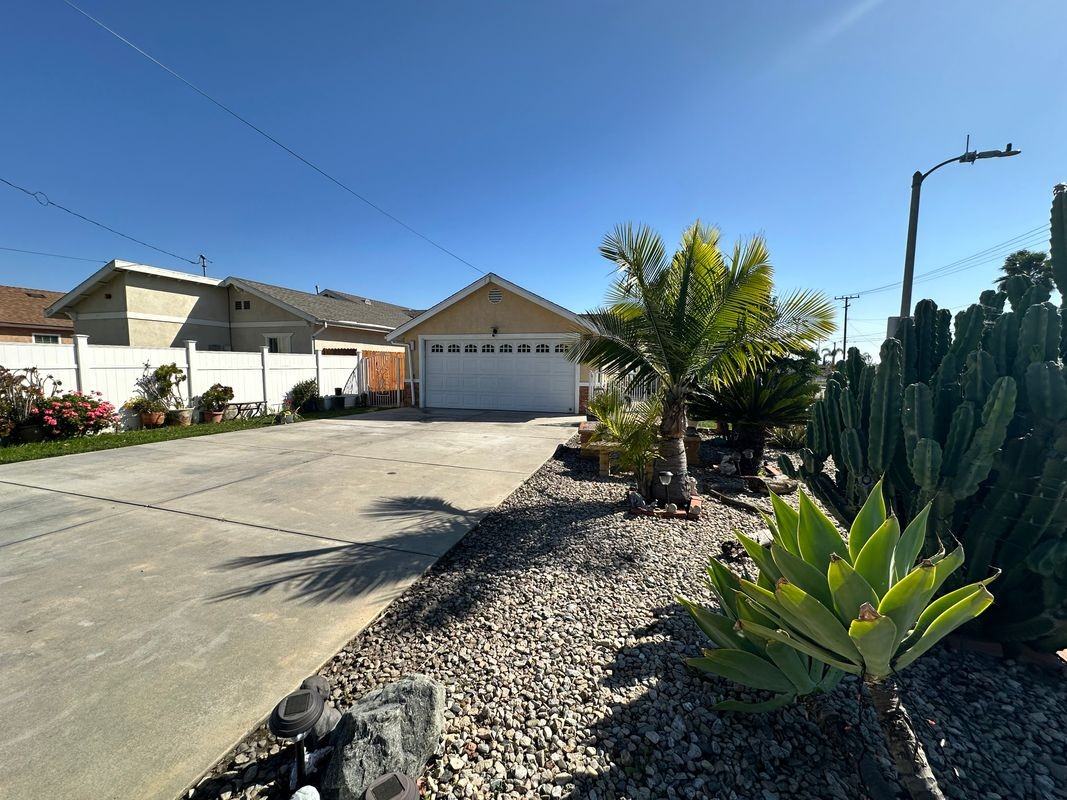 10111 24th St - Photo 3 of 37