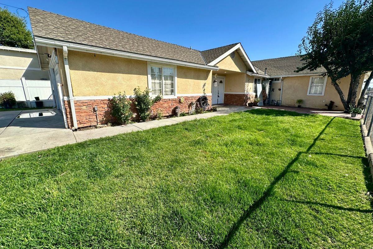 10111 24th St - Photo 5 of 37