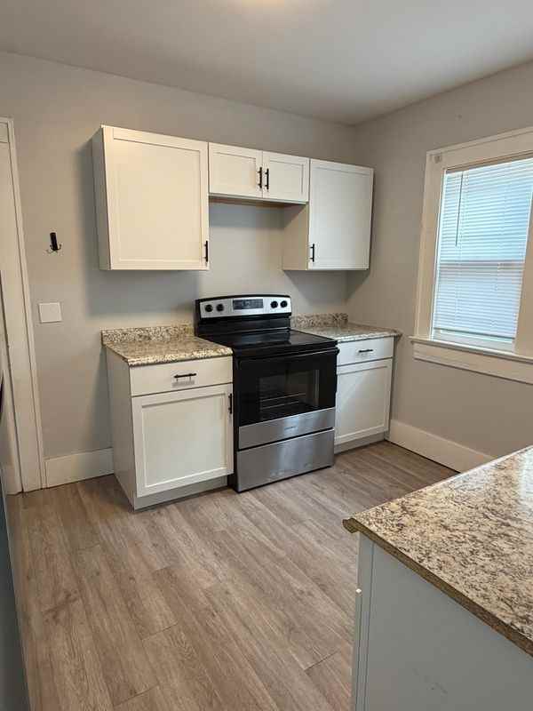 226 Shelter St - Photo 2 of 9