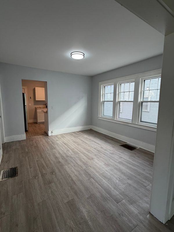 226 Shelter St - Photo 3 of 9