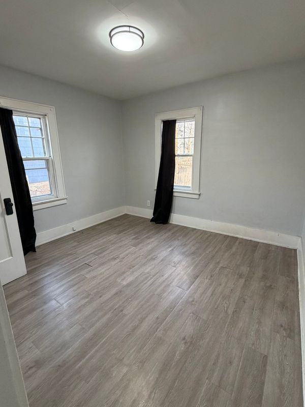 226 Shelter St - Photo 6 of 9