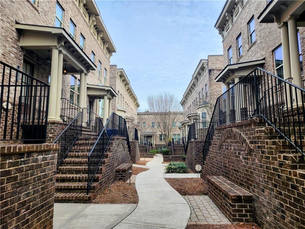 1212 Virginia Ct Ne ##6 - Photo 2 of 12