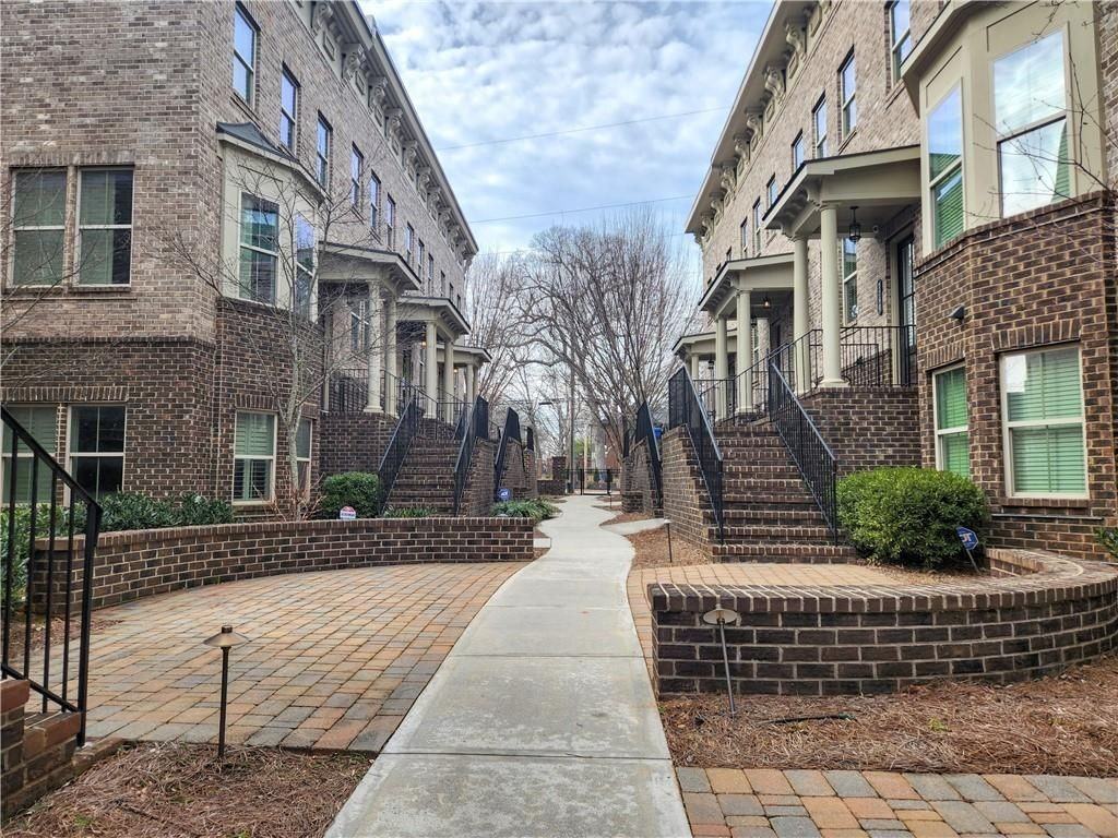 1212 Virginia Ct Ne ##6 - Photo 3 of 12