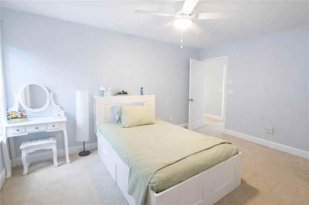 788 Scenic Park Ct - Photo 7 of 16