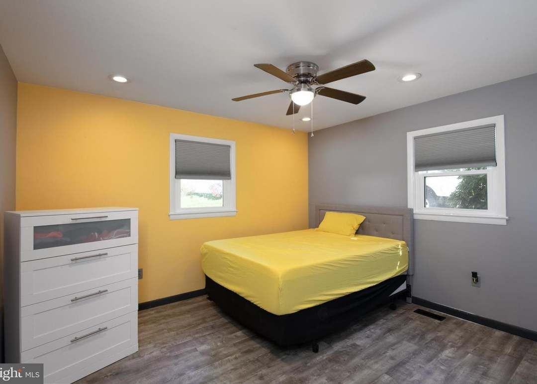 855 Elm St - Photo 4 of 12