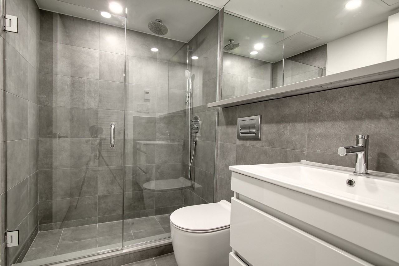 3460 Peel Street - Photo 6 of 50