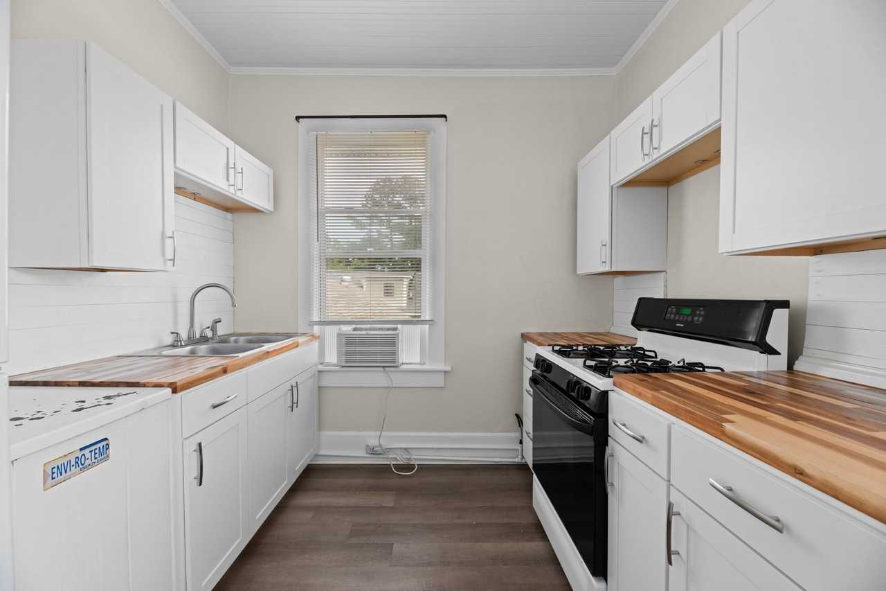 1821 Spencer Ave #B - Photo 5 of 22