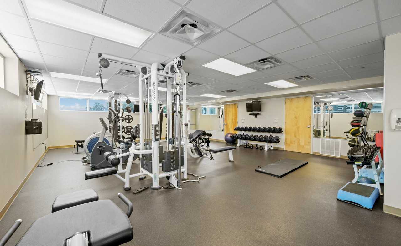 901 N Upper Broadway St #1 - Photo 7 of 31