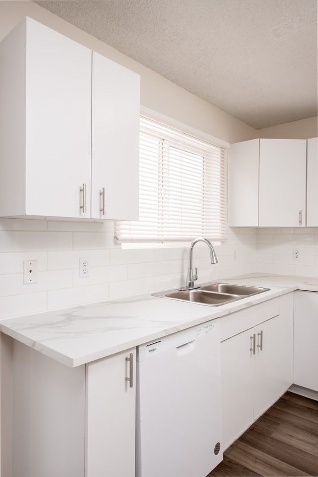 Bridgeport Village - Photo 4 of 31